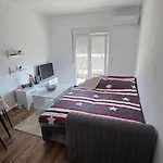 The Royal View 2 * بودغوريتْسا