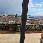 شقة The Royal View 2 *