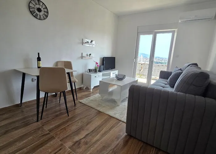 The Royal View 2 Apartment *